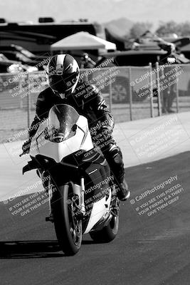 media/Sep-18-2022-2WTD (Sun) [[bc191fe8bd]]/Around the Pits/
